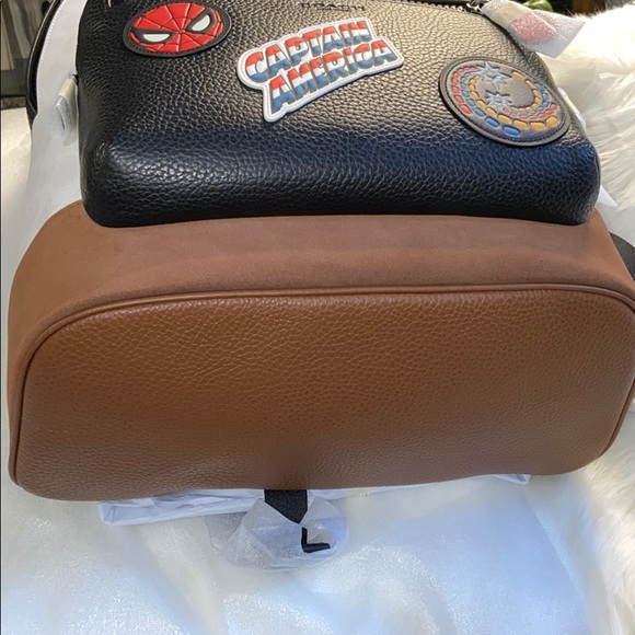 Coach │ Marvel West Backpack In Signature Canvas - Picture 5 of 16